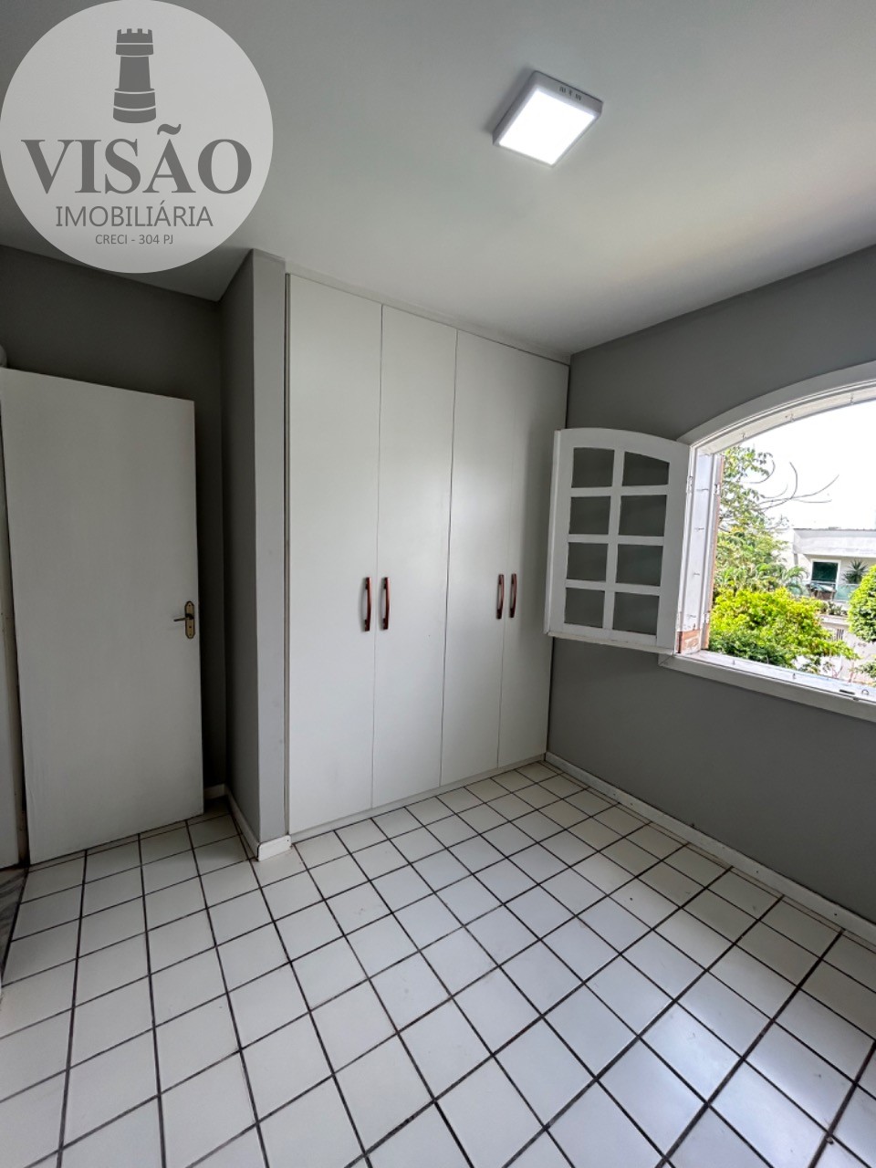 Casa para alugar com 5 quartos, 250m² - Foto 22