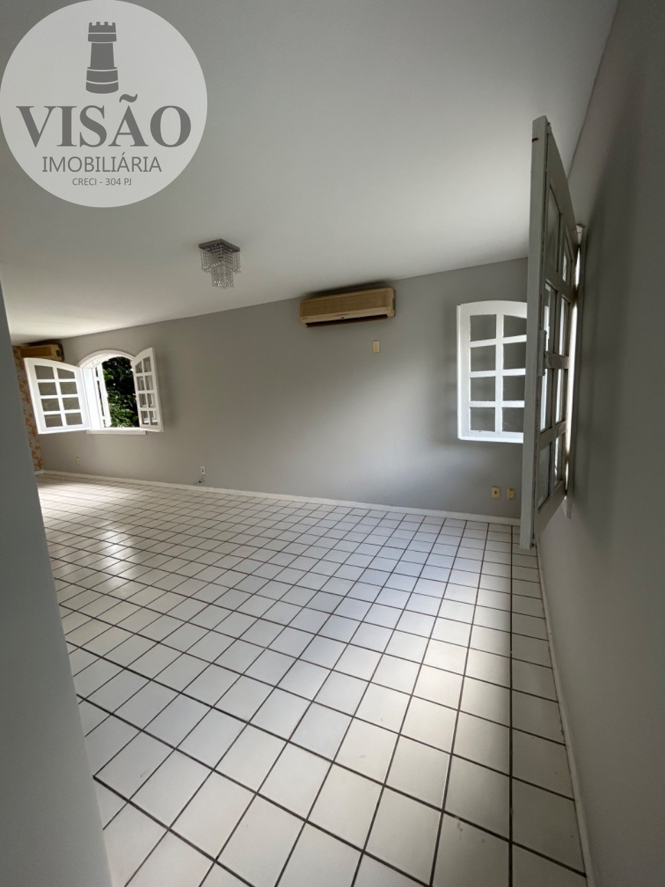 Casa para alugar com 5 quartos, 250m² - Foto 4