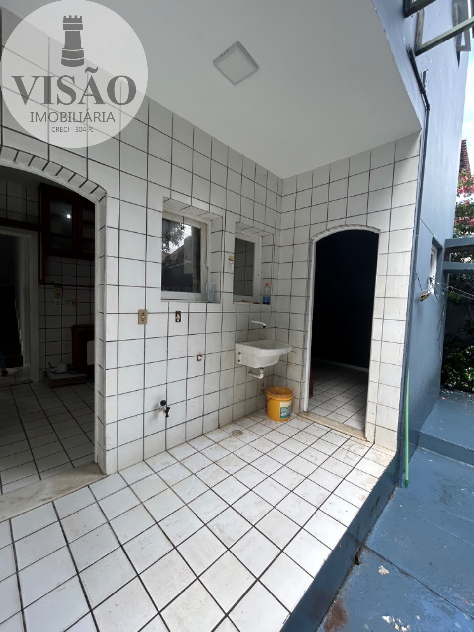 Casa para alugar com 5 quartos, 250m² - Foto 9