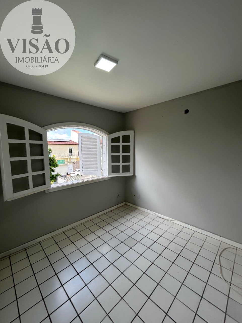 Casa para alugar com 5 quartos, 250m² - Foto 25