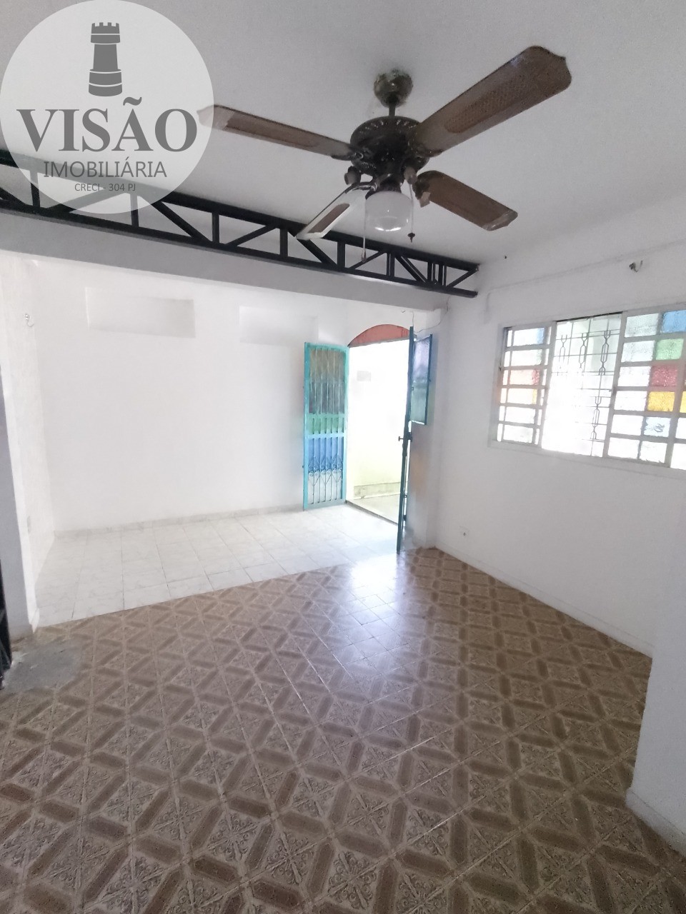 Casa à venda com 3 quartos, 294m² - Foto 1