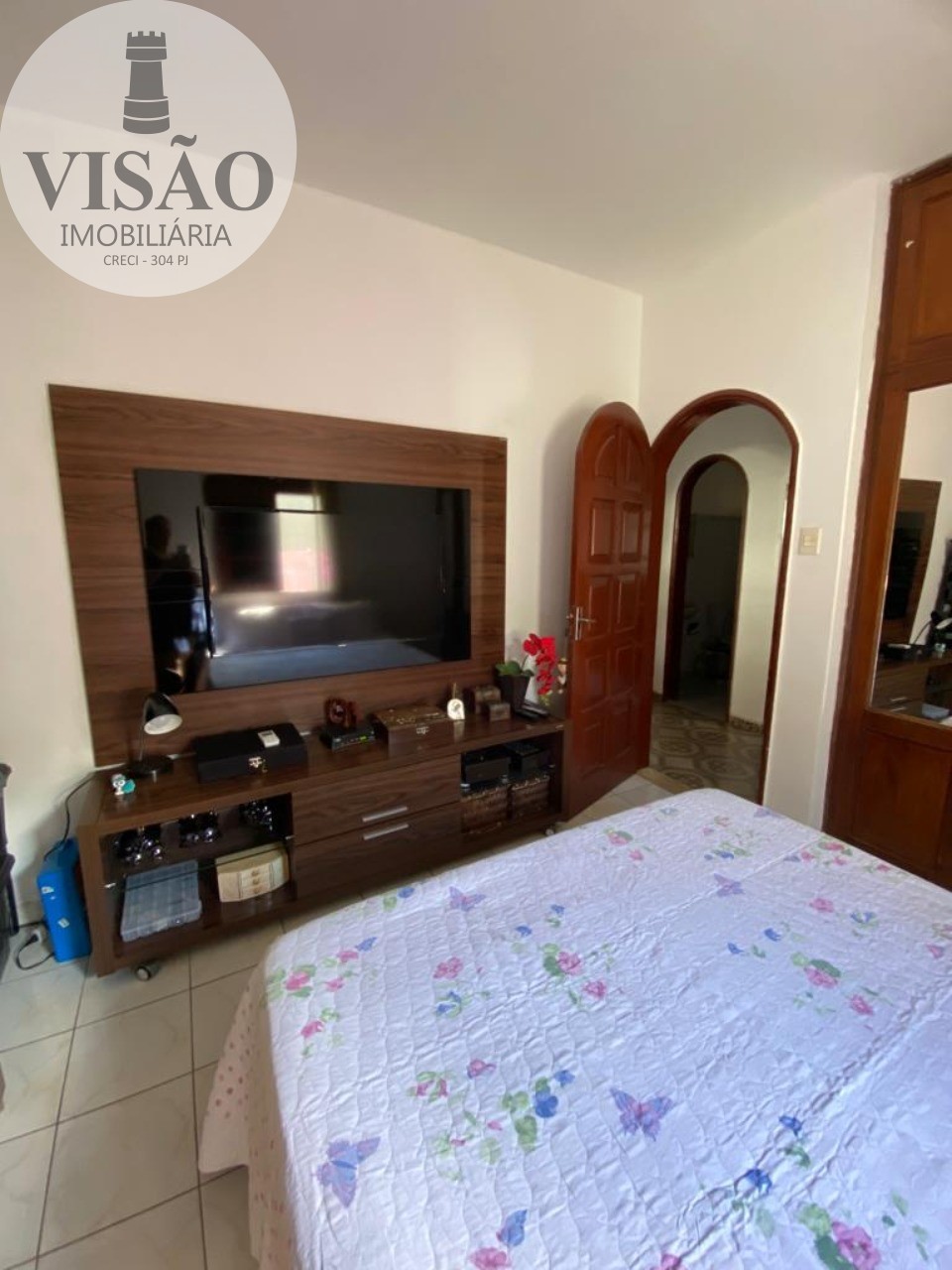 Casa à venda com 3 quartos, 230m² - Foto 2