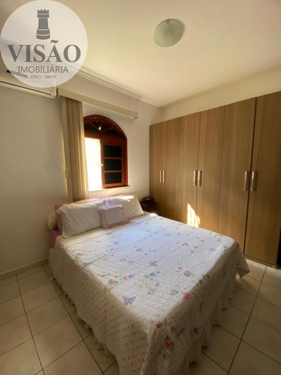 Casa à venda com 3 quartos, 230m² - Foto 4