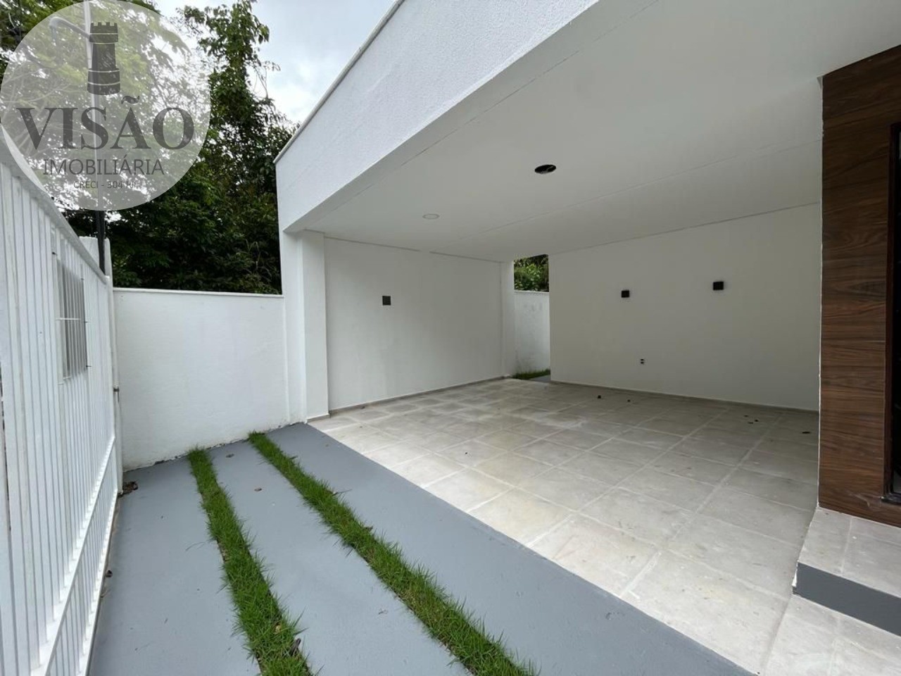 Casa à venda com 3 quartos, 100m² - Foto 1