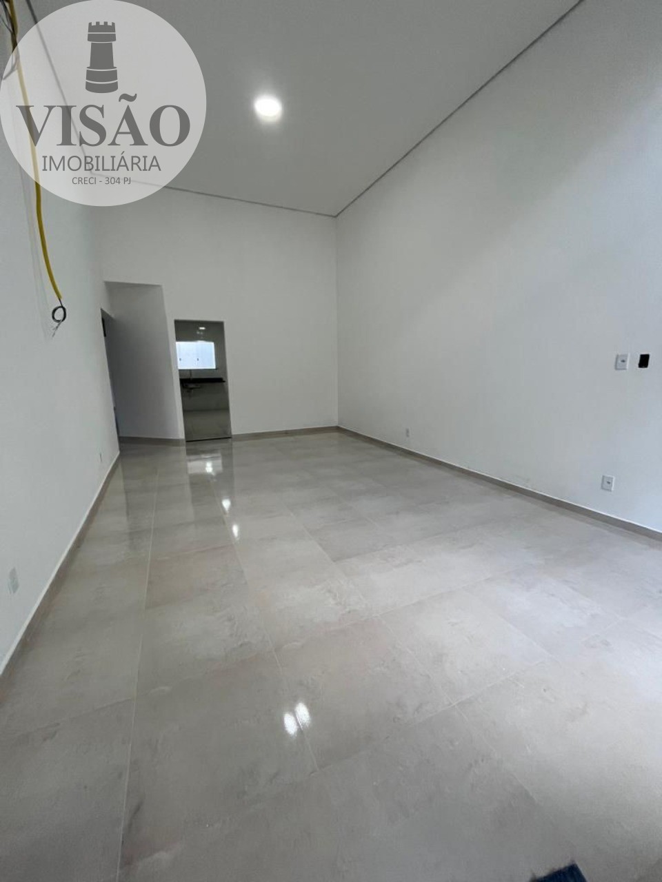 Casa à venda com 3 quartos, 100m² - Foto 4