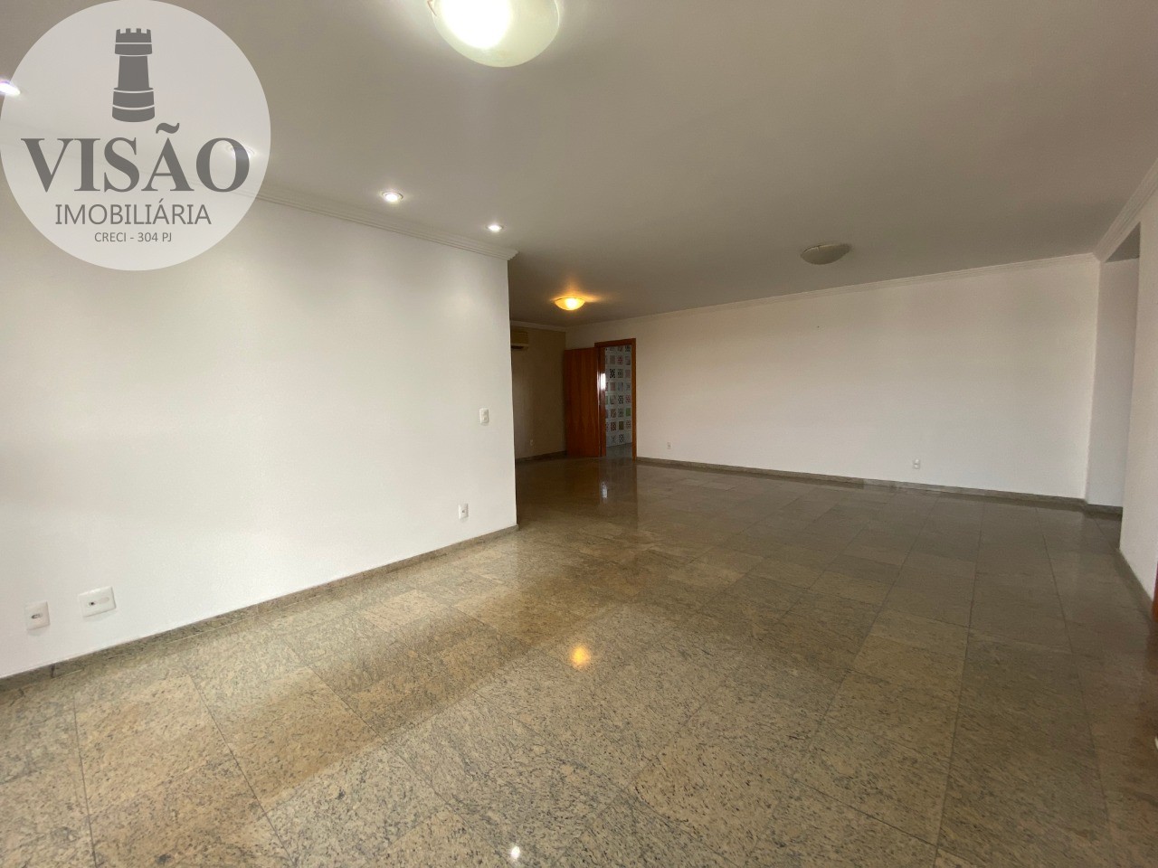 Apartamento à venda com 5 quartos, 223m² - Foto 4