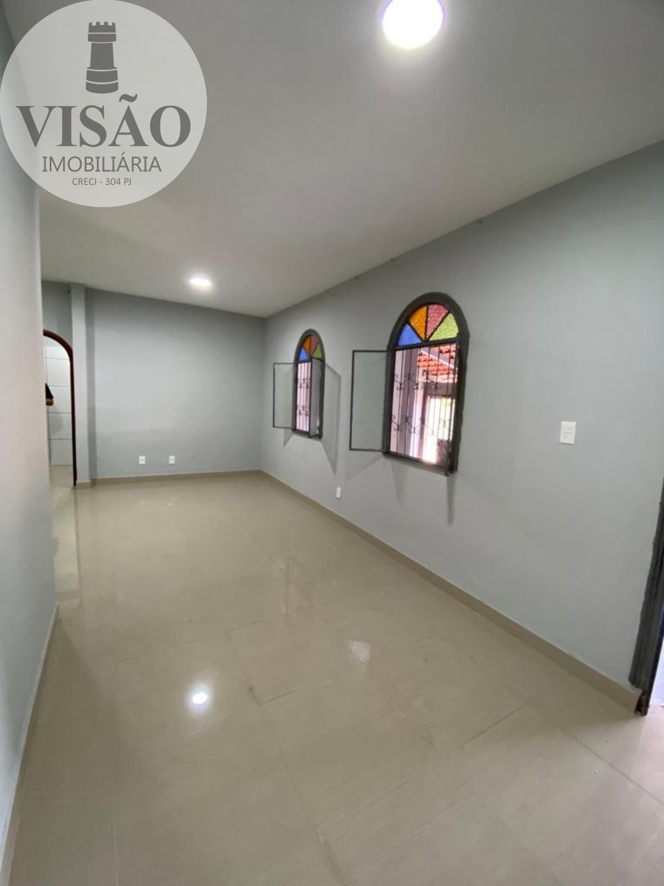 Casa à venda com 3 quartos, 250m² - Foto 1