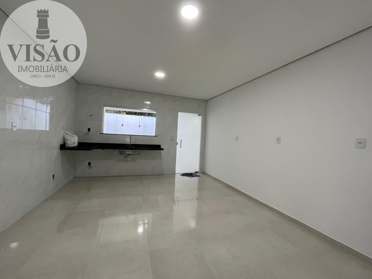 Casa à venda com 3 quartos, 100m² - Foto 5