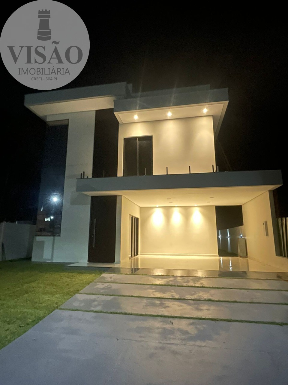 Casa à venda com 3 quartos, 300m² - Foto 1