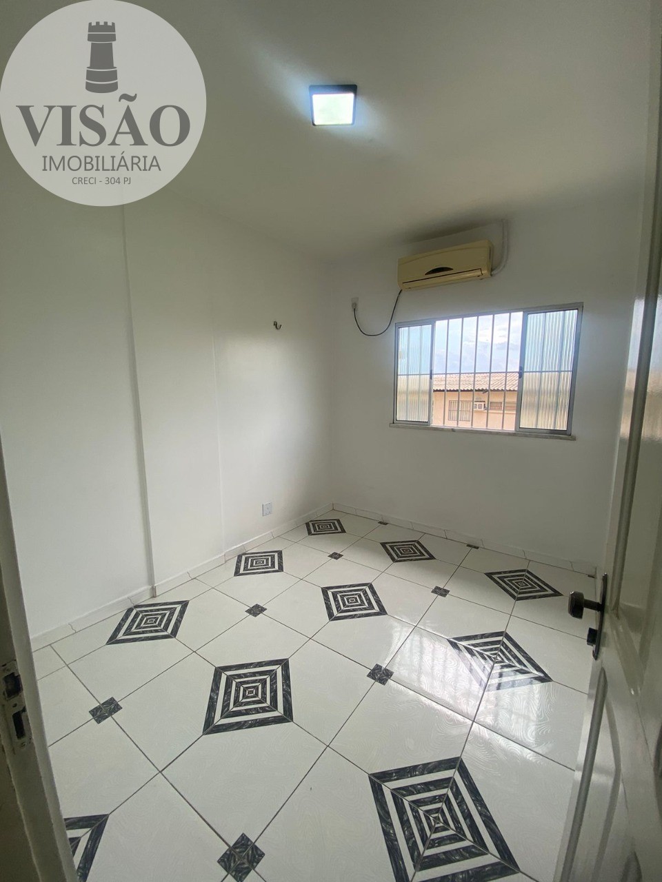 Apartamento à venda com 2 quartos, 70m² - Foto 3