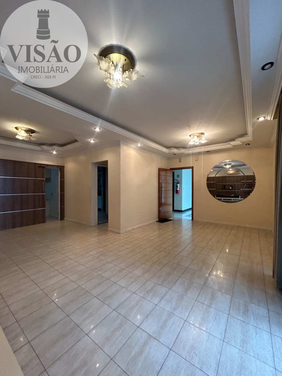 Apartamento à venda com 4 quartos, 207m² - Foto 1