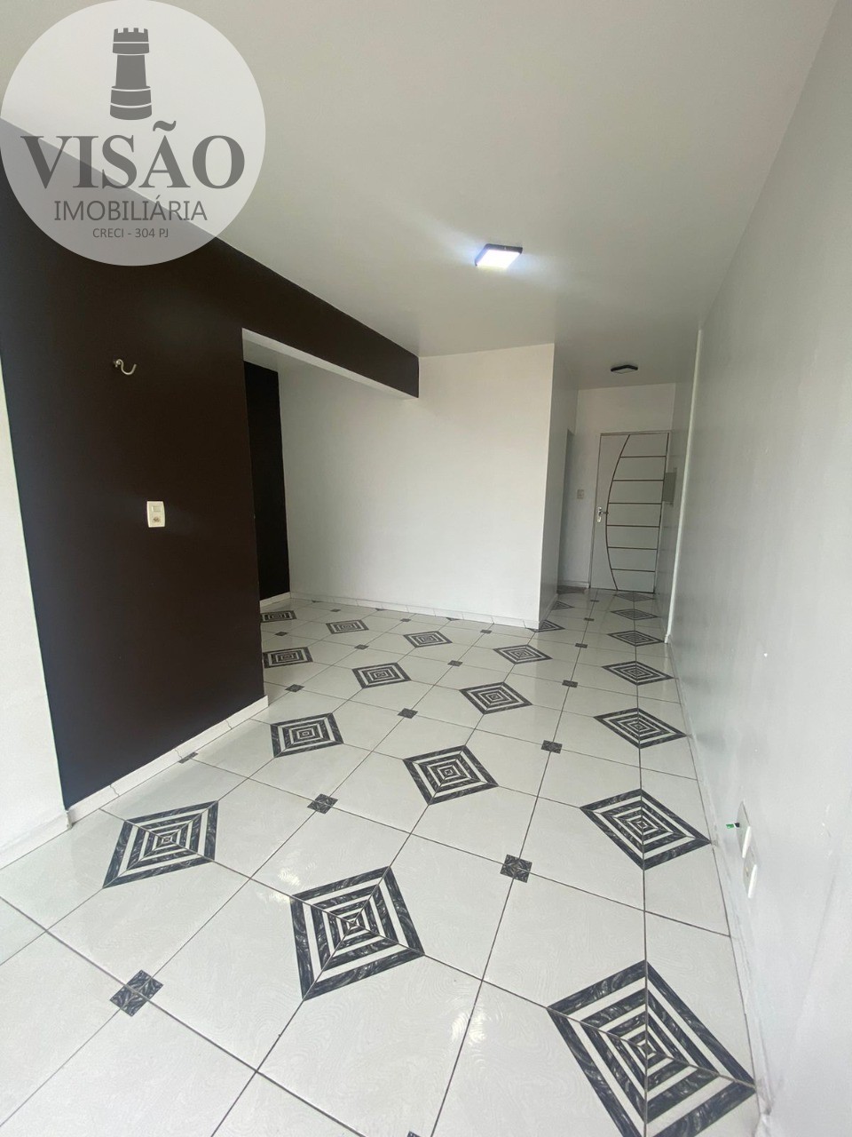 Apartamento à venda com 2 quartos, 70m² - Foto 2