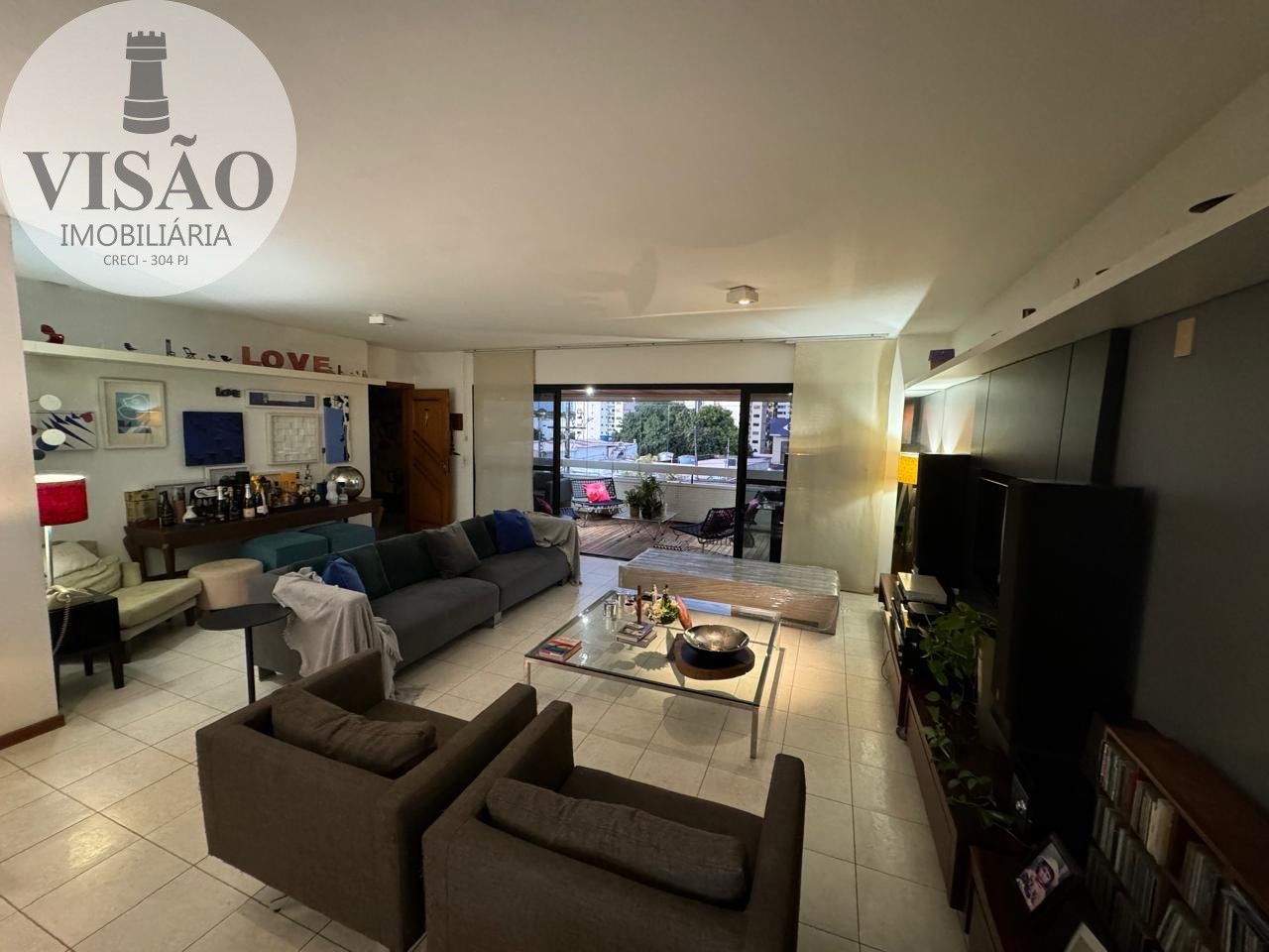 Apartamento à venda com 4 quartos, 210m² - Foto 1