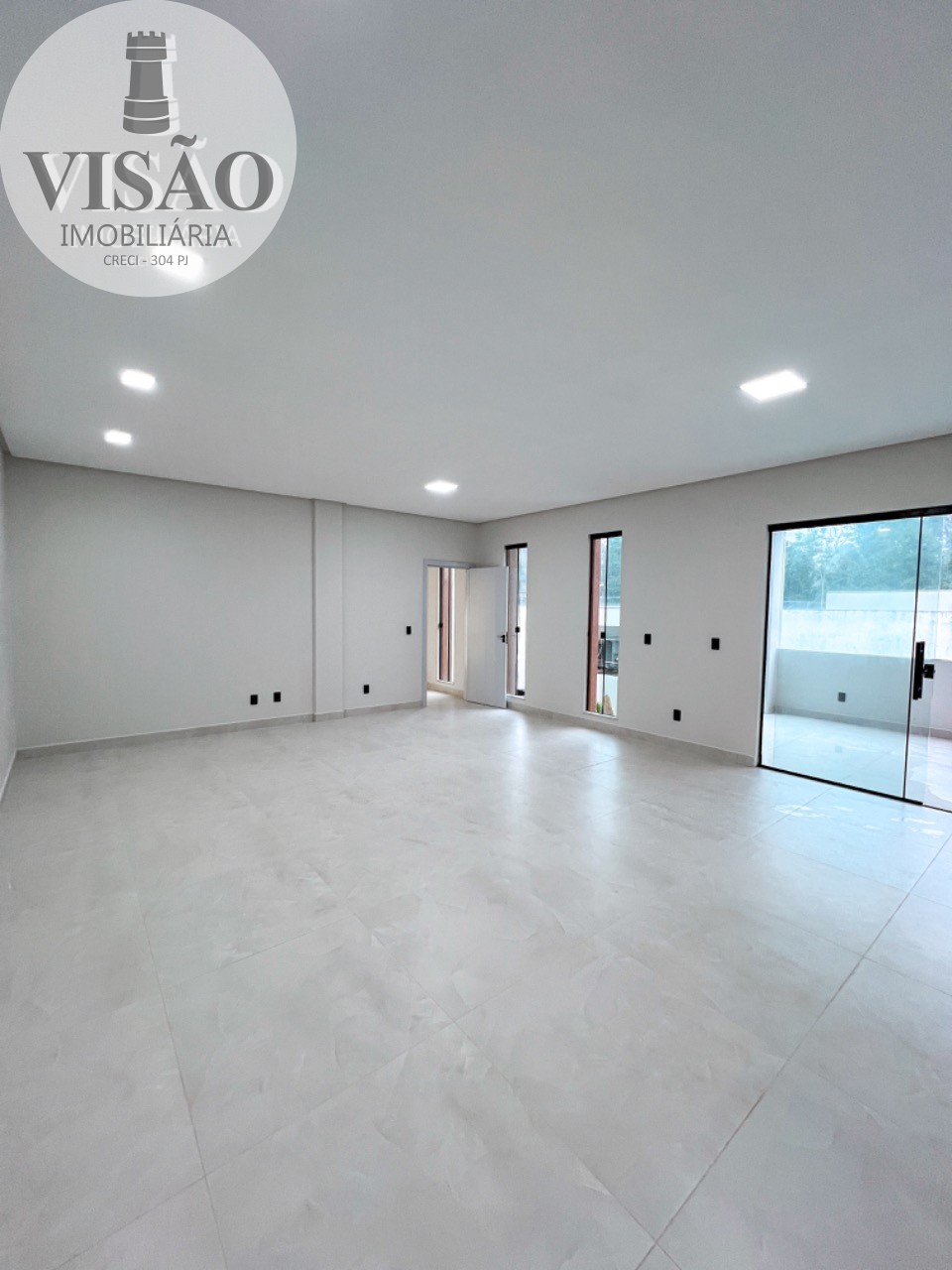 Casa à venda com 4 quartos, 350m² - Foto 3