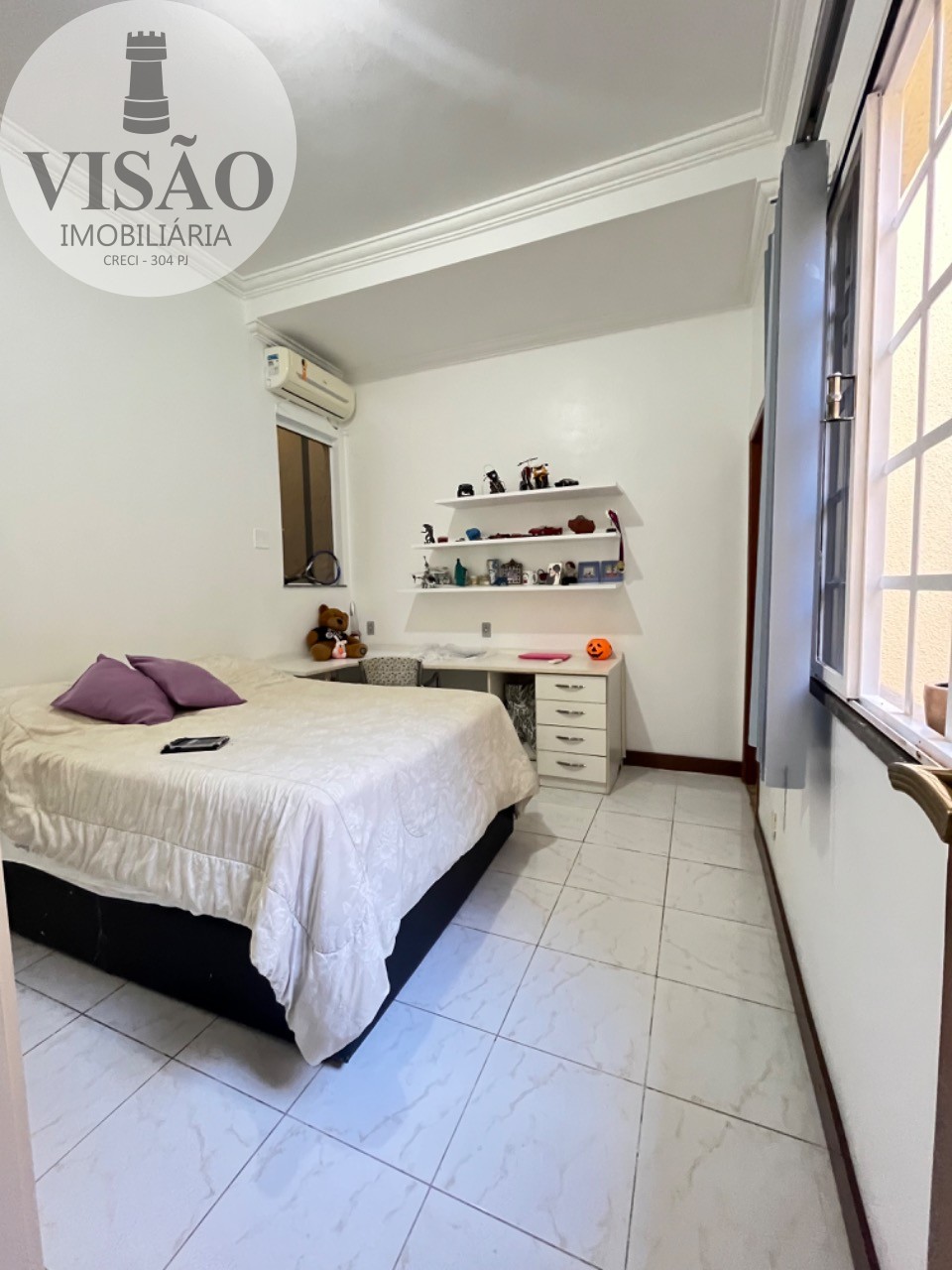 Casa à venda com 3 quartos, 328m² - Foto 10