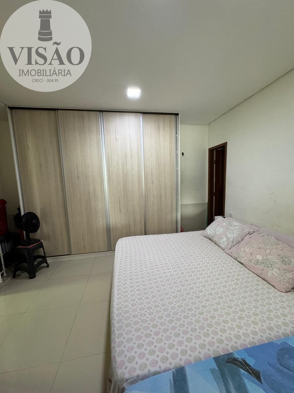 Casa à venda com 2 quartos, 1030m² - Foto 11