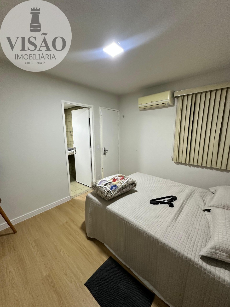 Apartamento à venda com 3 quartos, 77m² - Foto 2