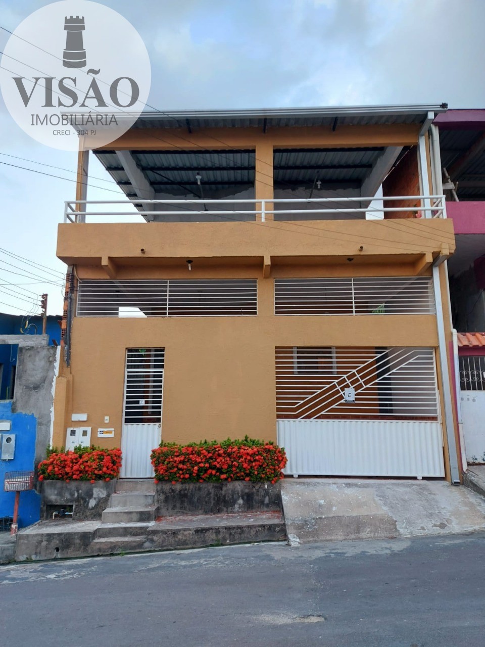 Casa à venda com 5 quartos, 160m² - Foto 1