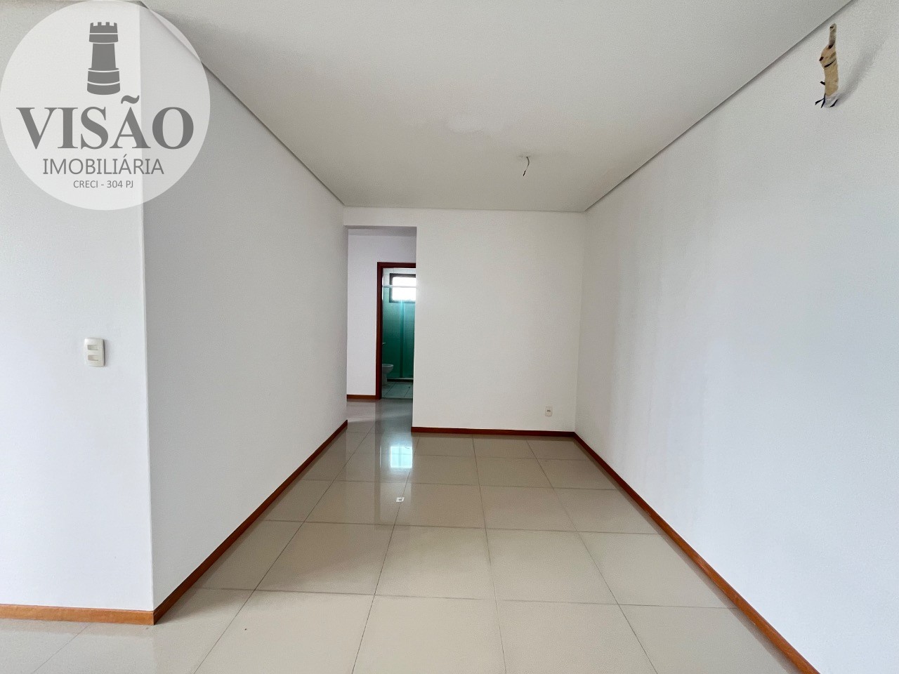 Apartamento à venda com 3 quartos, 110m² - Foto 2