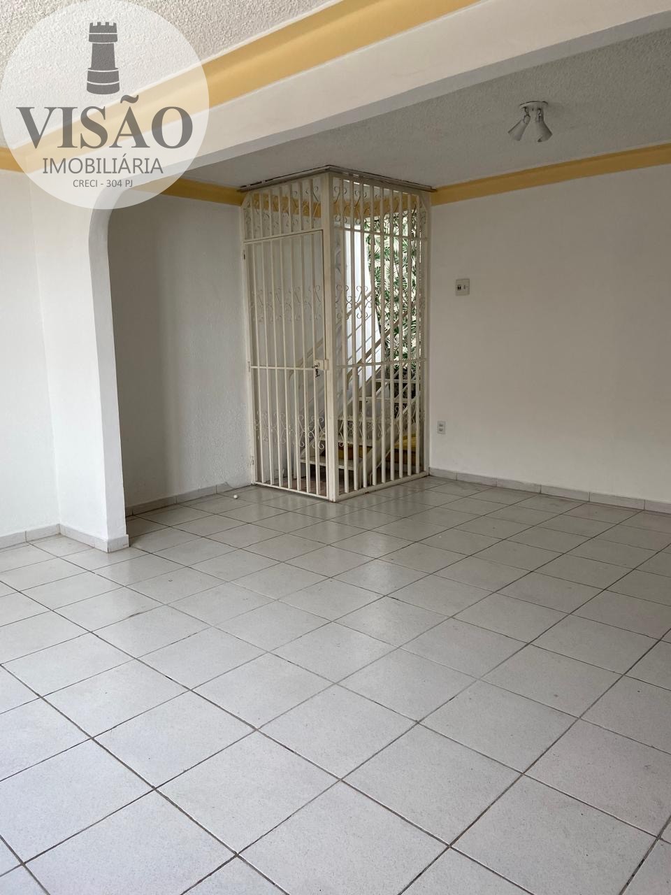 Casa à venda e aluguel com 2 quartos, 100m² - Foto 3