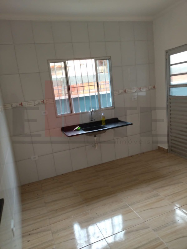 Casa à venda com 2 quartos, 84m² - Foto 4