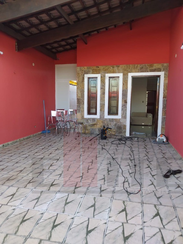 Casa à venda com 3 quartos, 118m² - Foto 2