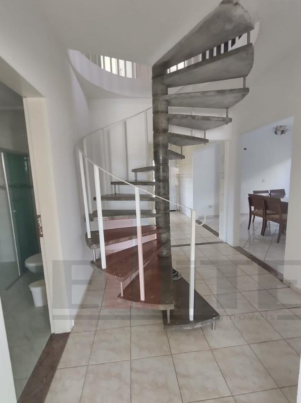 Sobrado à venda com 4 quartos, 420m² - Foto 12