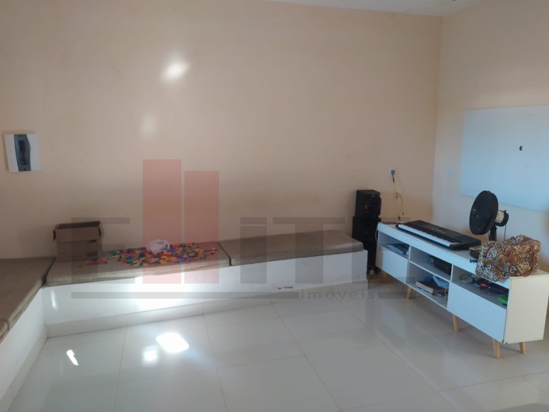 Casa à venda com 1 quarto, 80m² - Foto 4