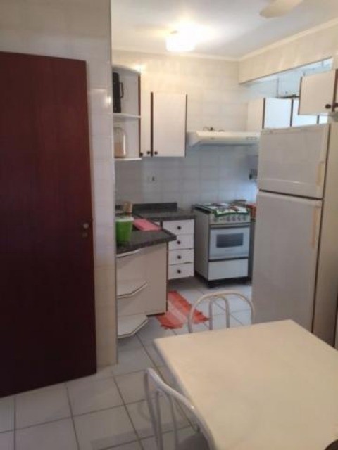 Apartamento à venda com 3 quartos, 140m² - Foto 4