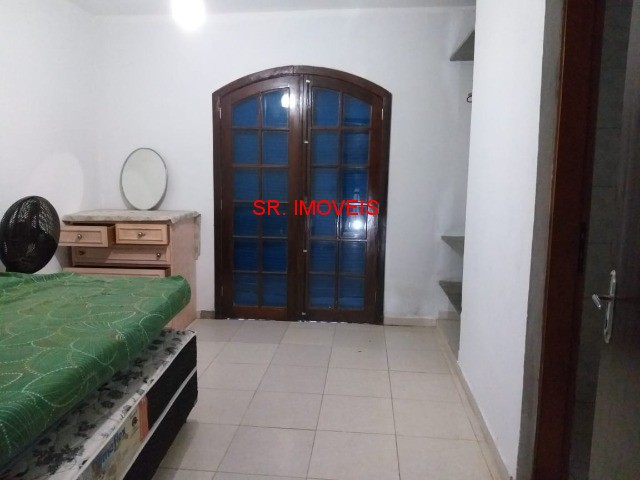 Sobrado à venda com 2 quartos, 250m² - Foto 2