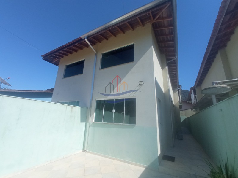 Sobrado à venda com 2 quartos, 100m² - Foto 2