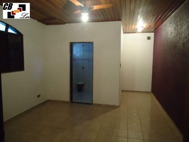 Sobrado à venda com 2 quartos, 250m² - Foto 2