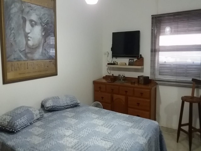 Apartamento à venda com 3 quartos, 160m² - Foto 2