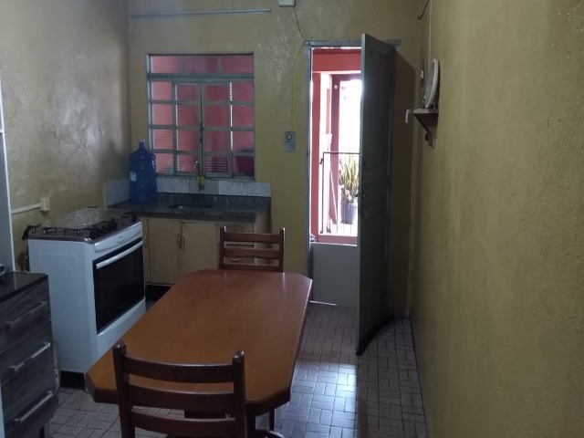 Casa à venda com 2 quartos, 350m² - Foto 1