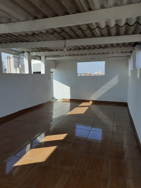 Sobrado à venda com 3 quartos, 300m² - Foto 2