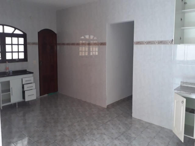 Casa à venda com 2 quartos, 250m² - Foto 1