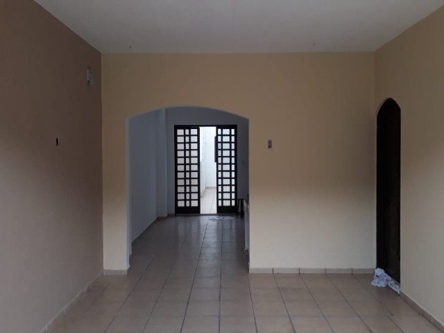 Casa à venda com 2 quartos, 250m² - Foto 3