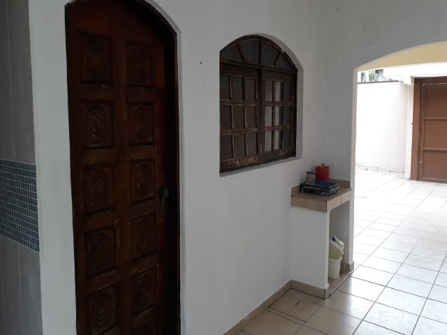 Casa à venda com 2 quartos, 250m² - Foto 4