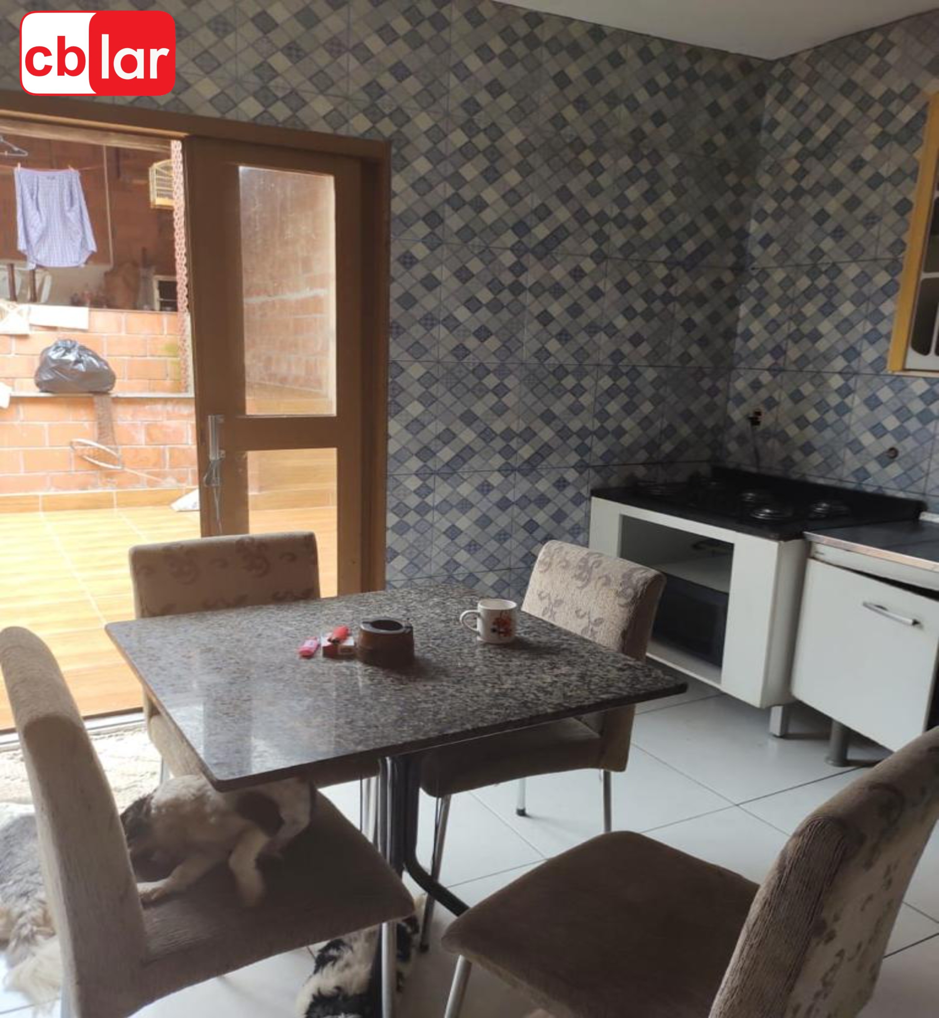 Casa à venda com 3 quartos, 250m² - Foto 1