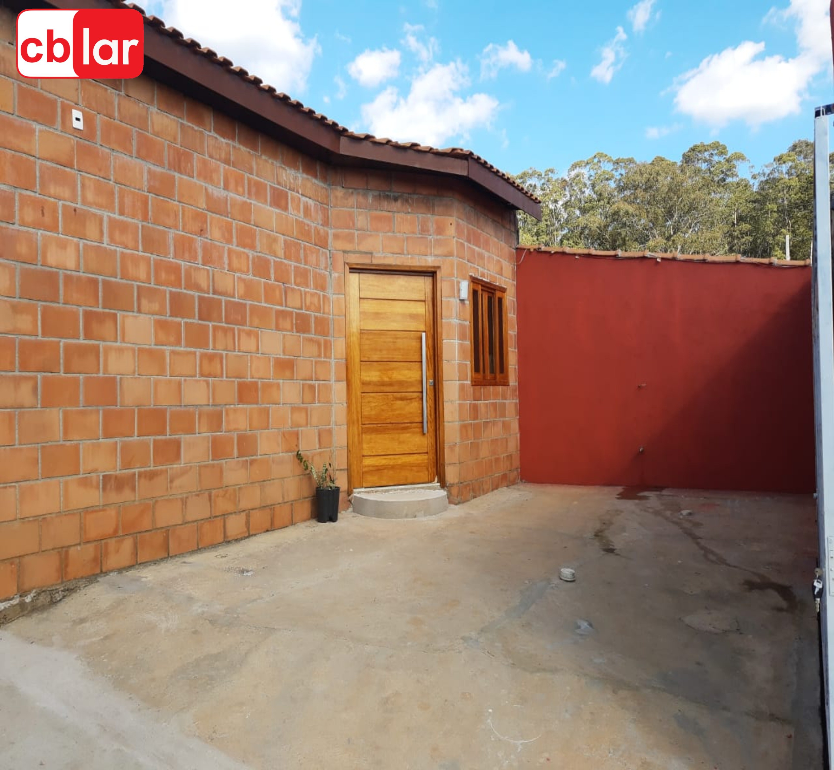 Casa à venda com 2 quartos, 250m² - Foto 1