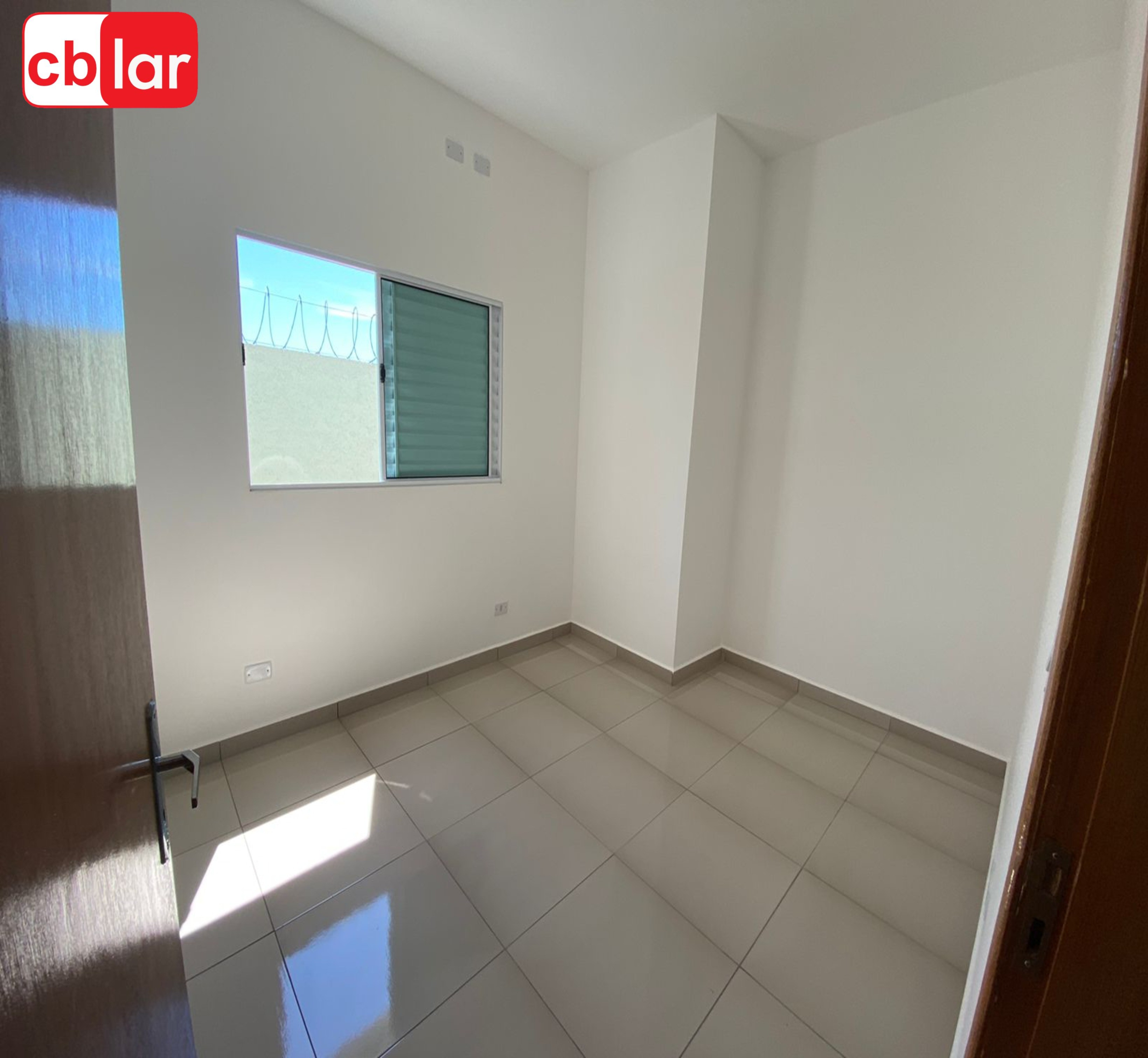 Casa à venda com 2 quartos, 140m² - Foto 2