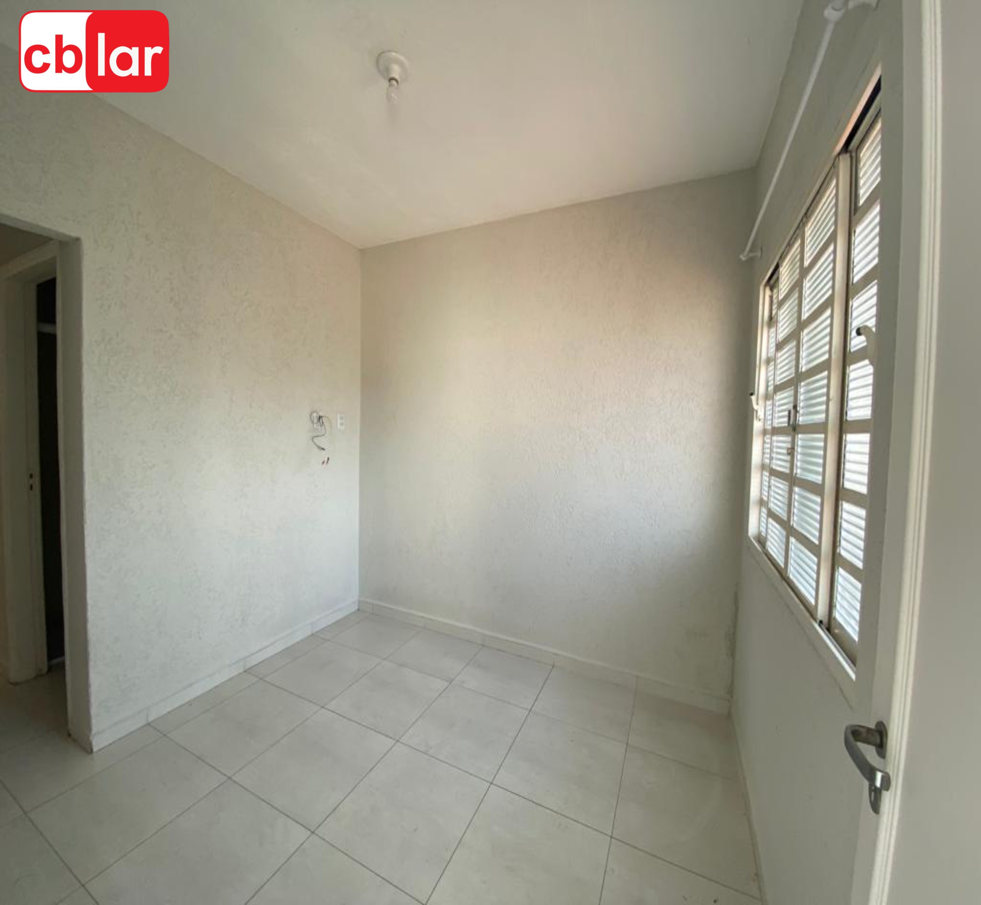 Casa à venda com 2 quartos, 110m² - Foto 1