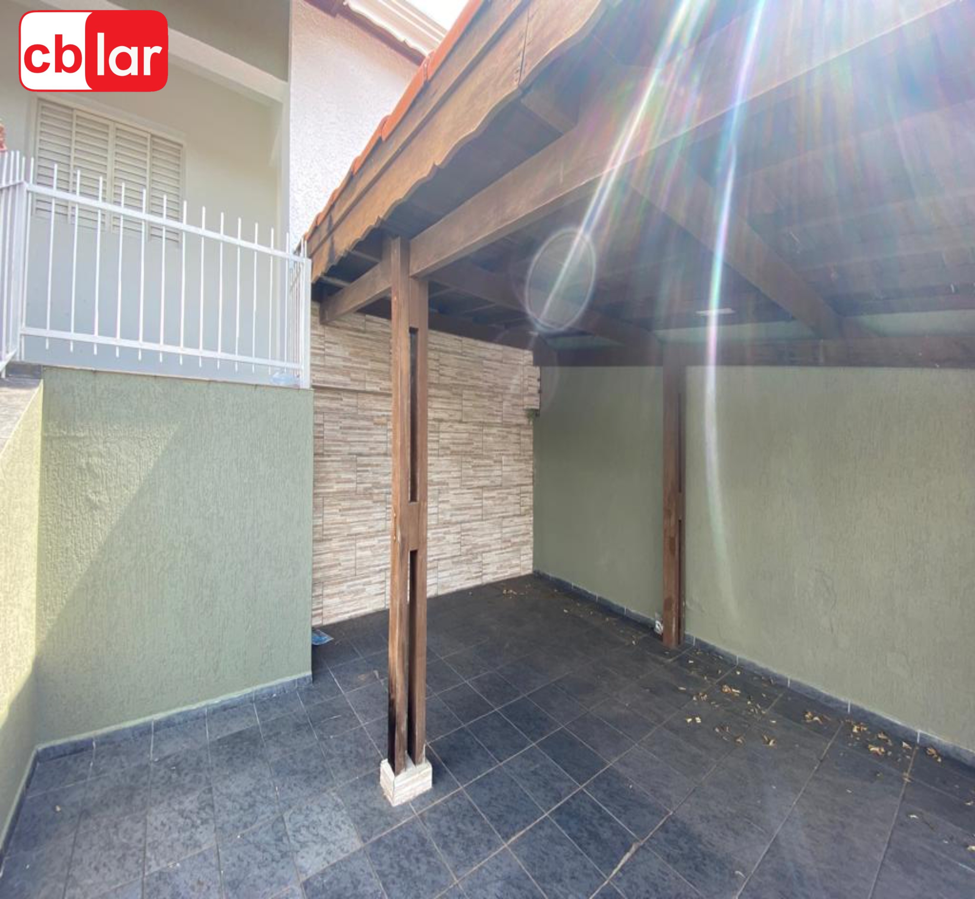 Casa à venda com 2 quartos, 110m² - Foto 2