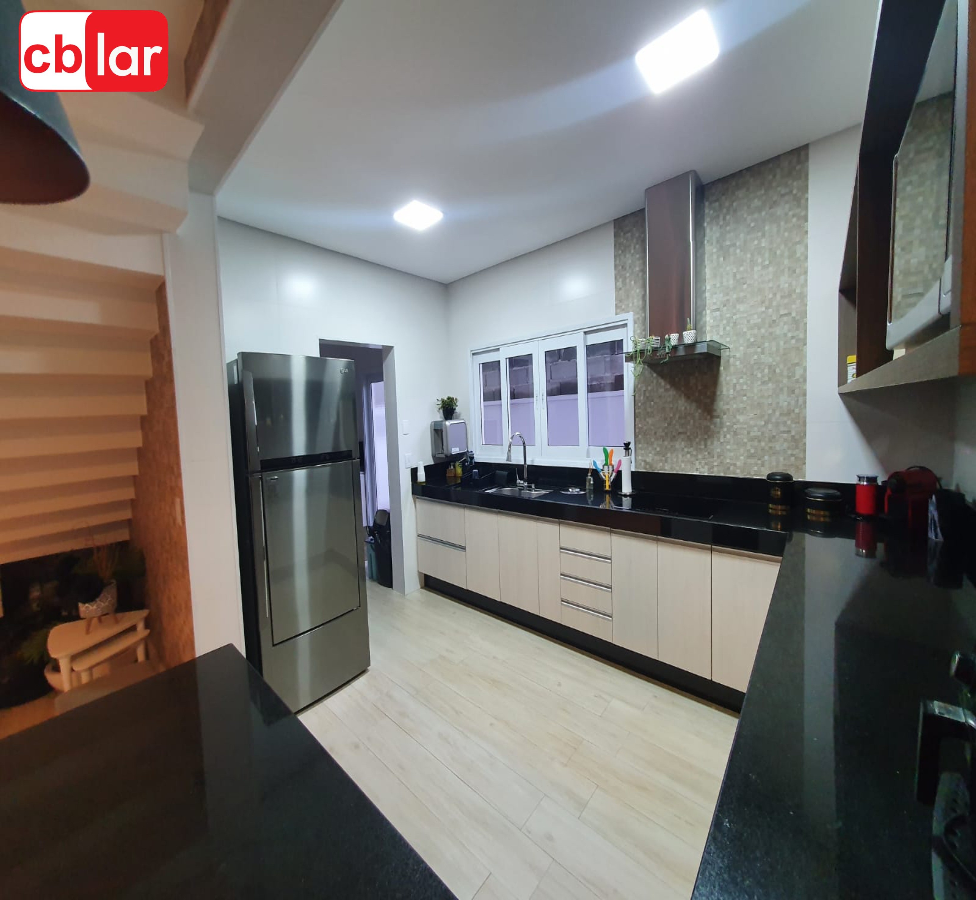 Casa à venda com 4 quartos, 300m² - Foto 7