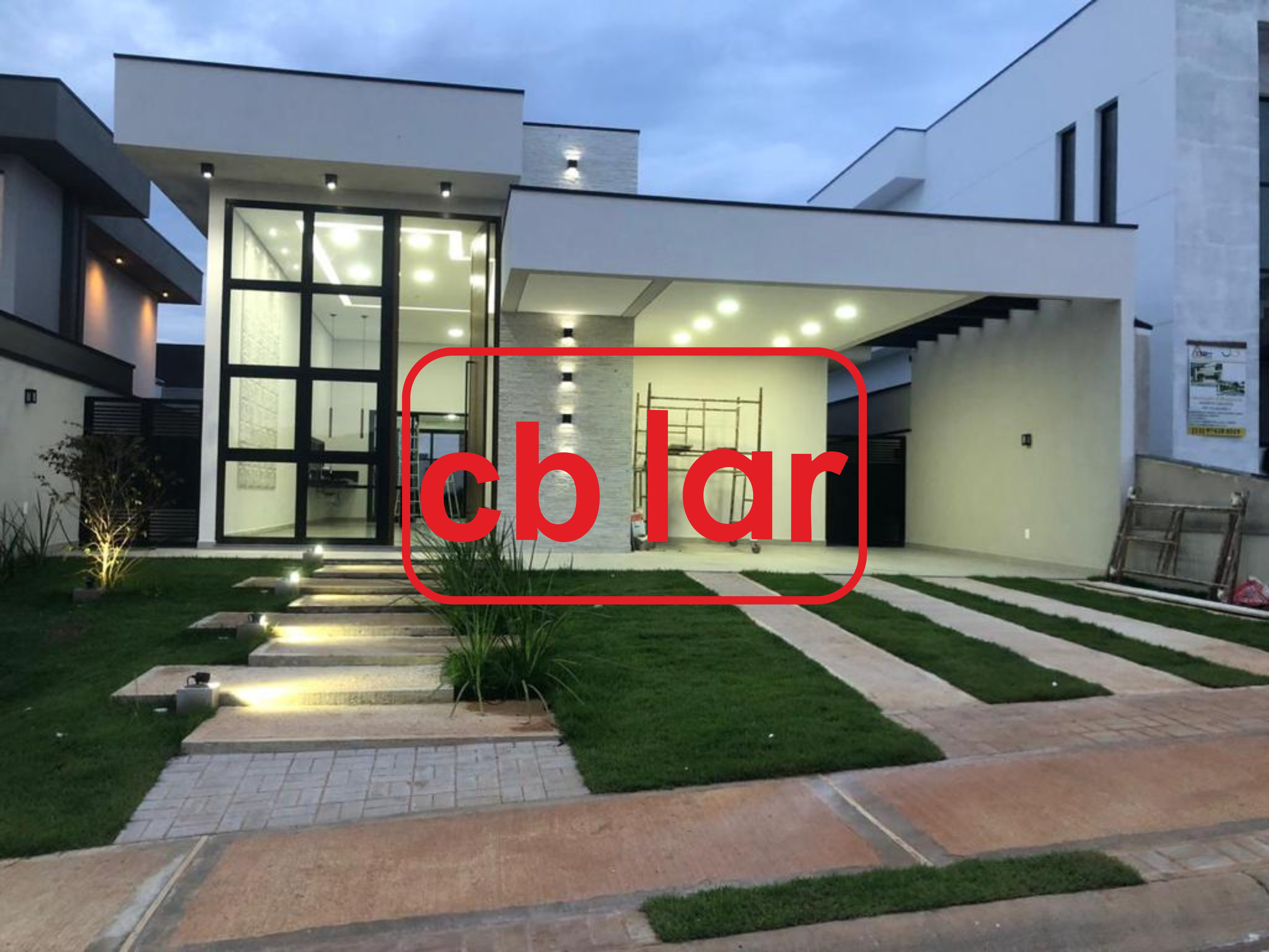 Casa à venda com 3 quartos, 360m² - Foto 1