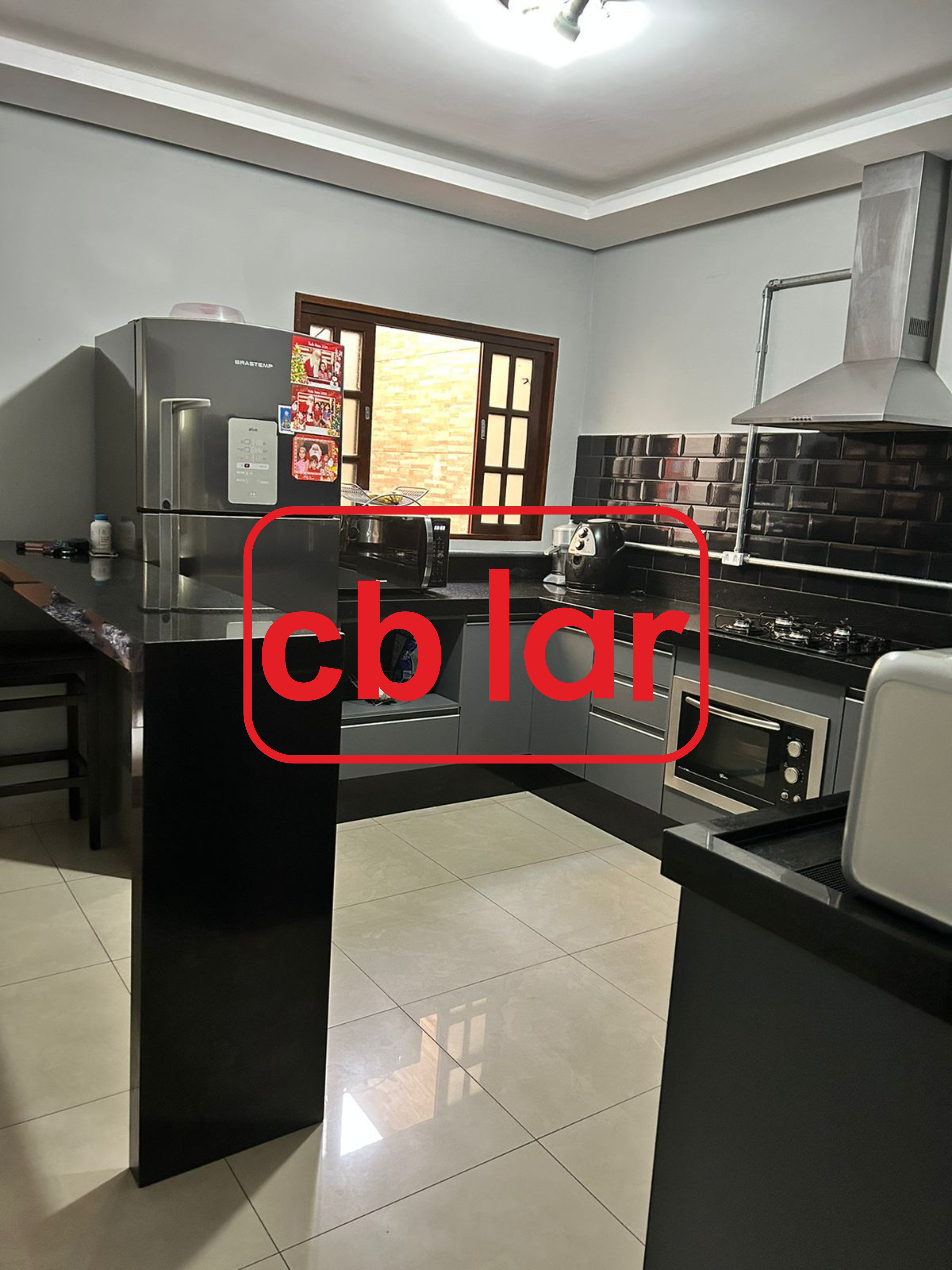 Casa à venda com 3 quartos, 174m² - Foto 1