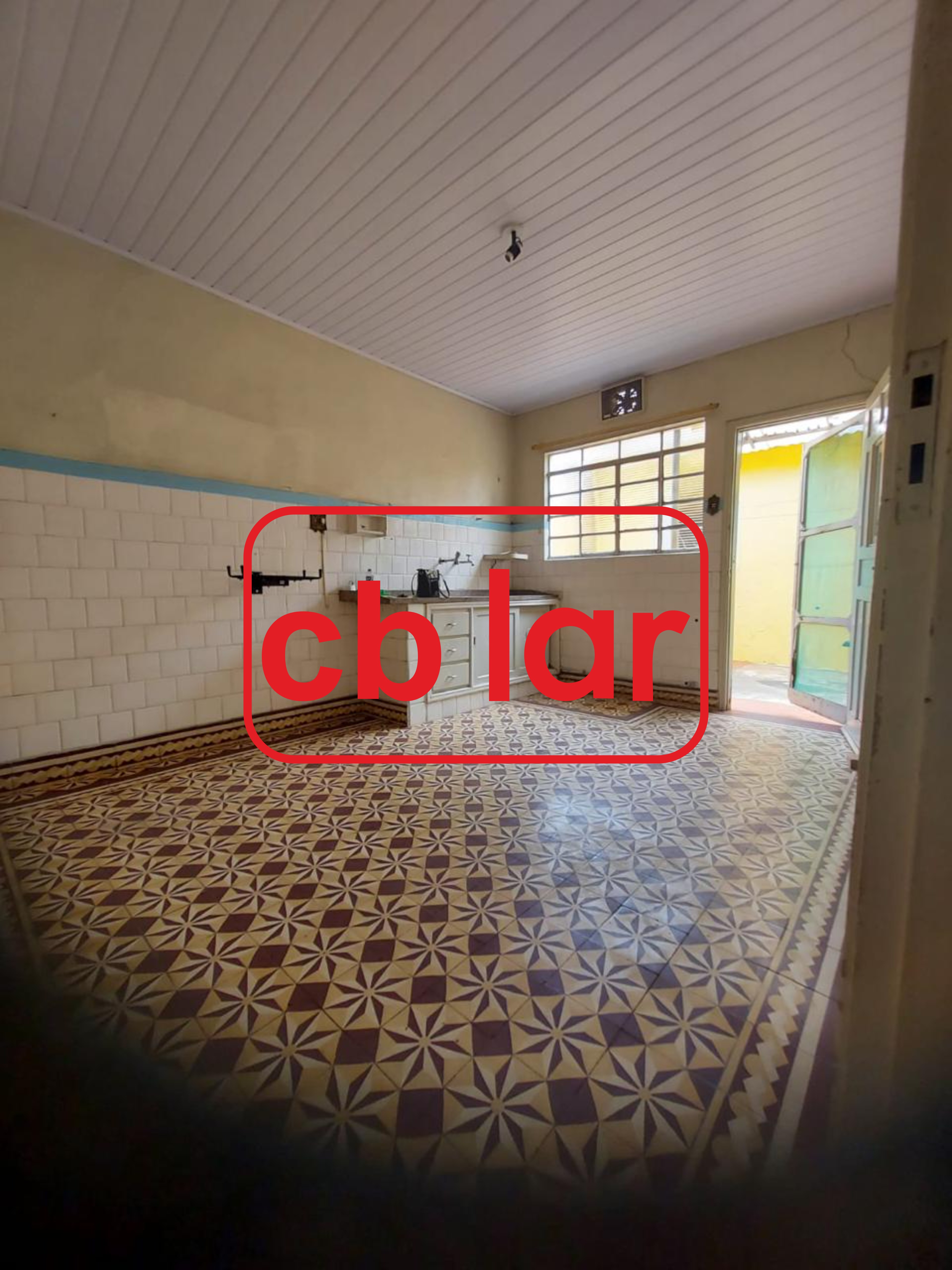 Casa à venda com 2 quartos, 200m² - Foto 4