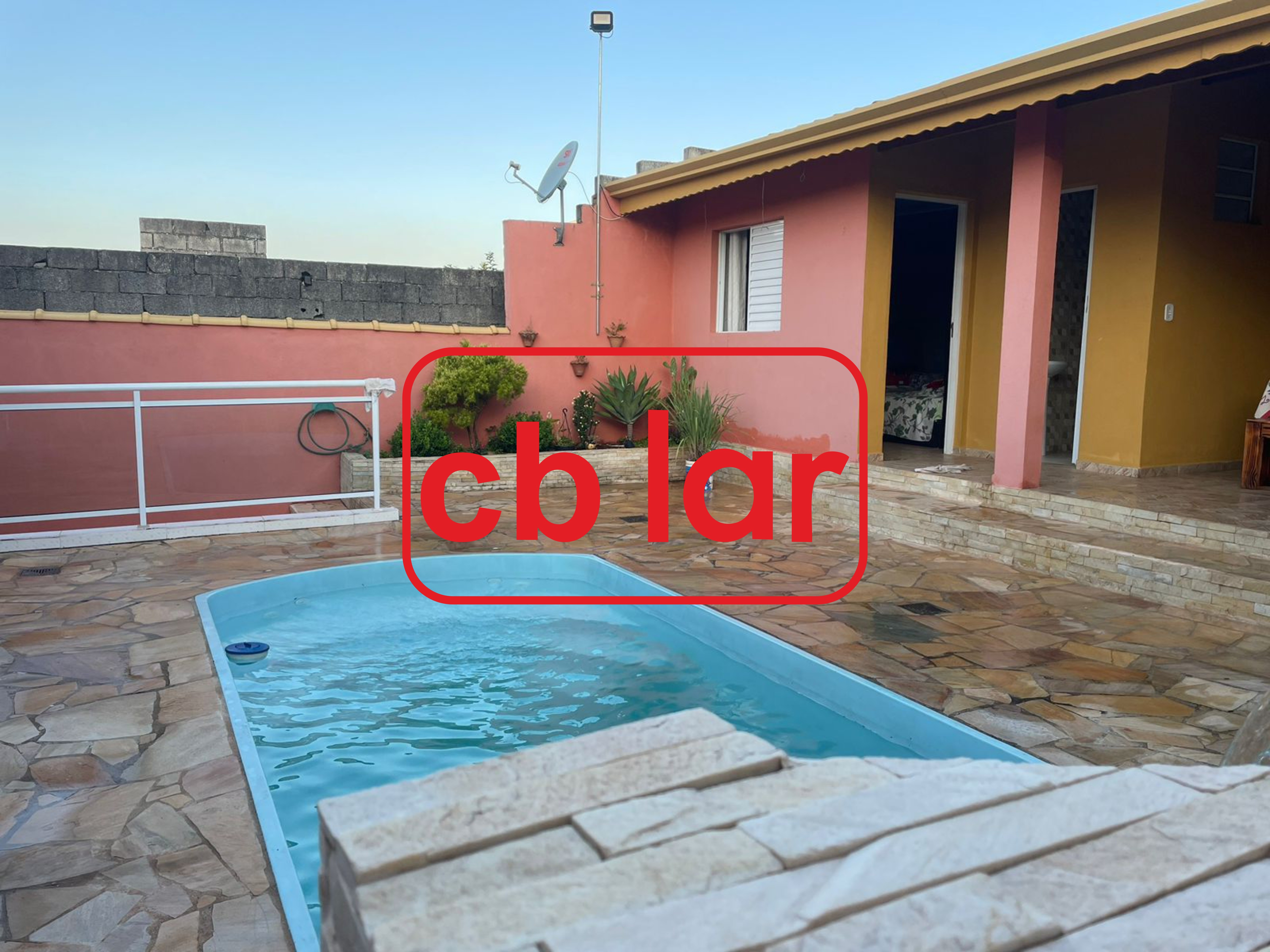 Casa à venda com 2 quartos, 300m² - Foto 3