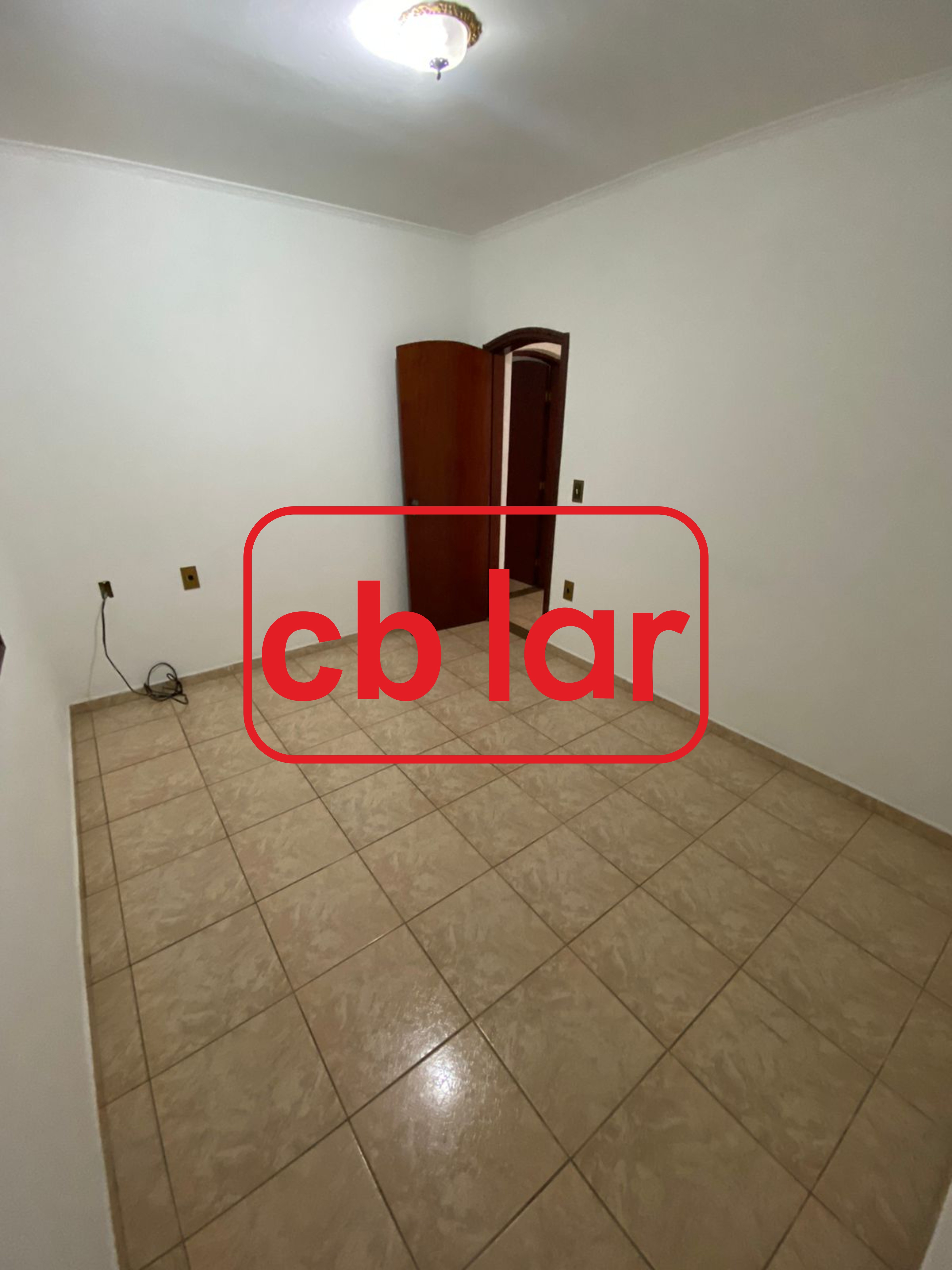 Casa à venda com 3 quartos, 310m² - Foto 2