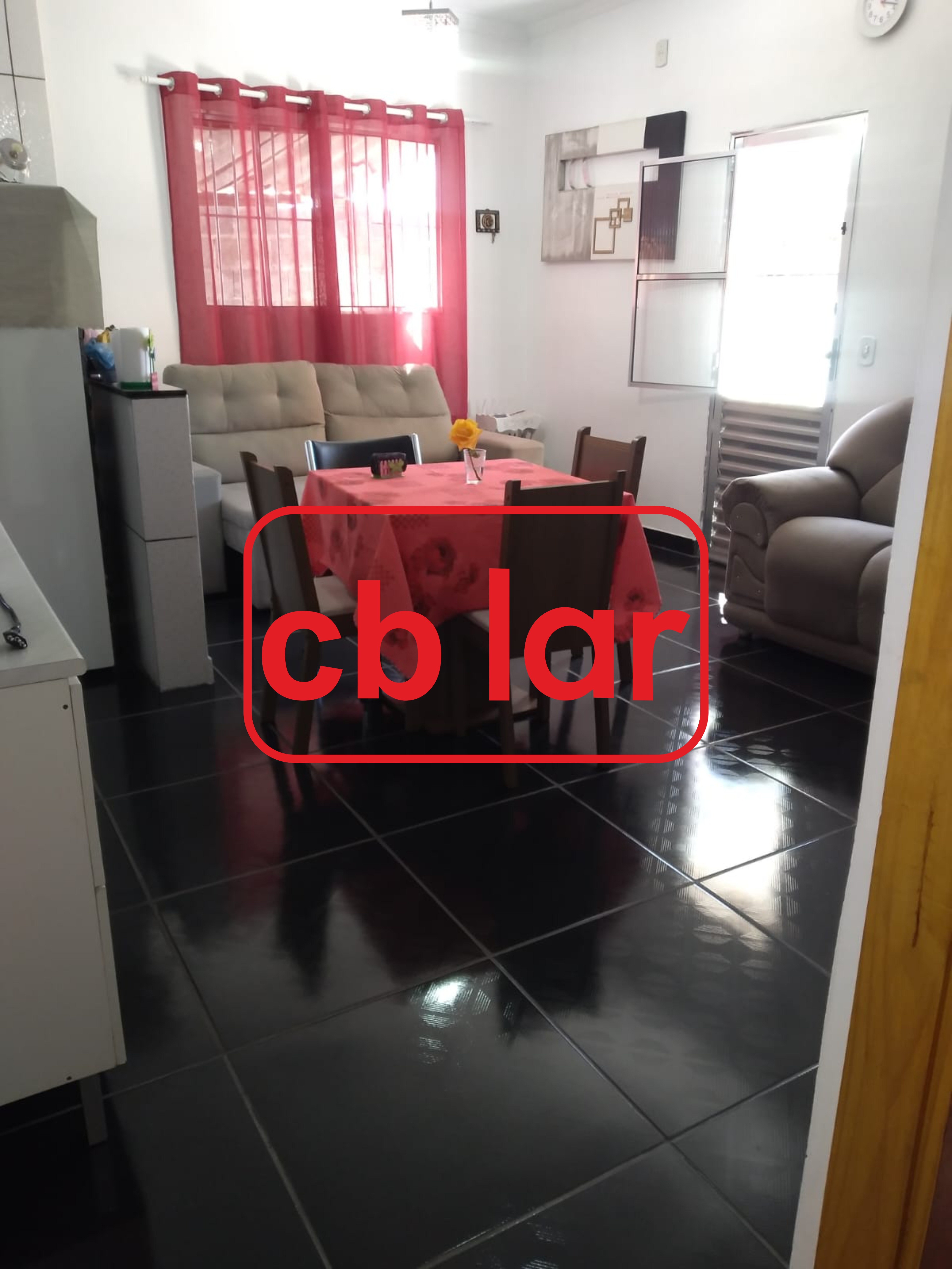 Casa à venda com 2 quartos, 210m² - Foto 1